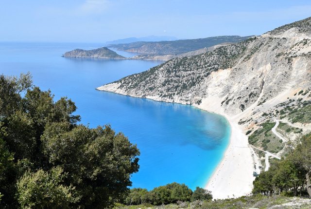 Kefalonia Taxi transfer from Kefalonia Airport, professional taxi services Kefalonia and Private Tours Kefalonia. Low-Cost Kefalonia Airport Transfers from/to Assos and Fiscardo Kefalonia. Kefalonia Taxi - Taxi Services Kefalonia - Kefalonia Taxi Transfers