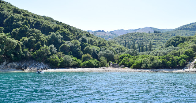 Kefalonia Taxi from Airport to Fiscardo - Taxi Kefalonia from Airport to Assos - Kefalonia Taxi - Taxi Services Kefalonia - Kefalonia Taxi Transfers. Kefalonia Taxi transfer from Kefalonia Airport, professional taxi services Kefalonia and Private Tours Kefalonia. 